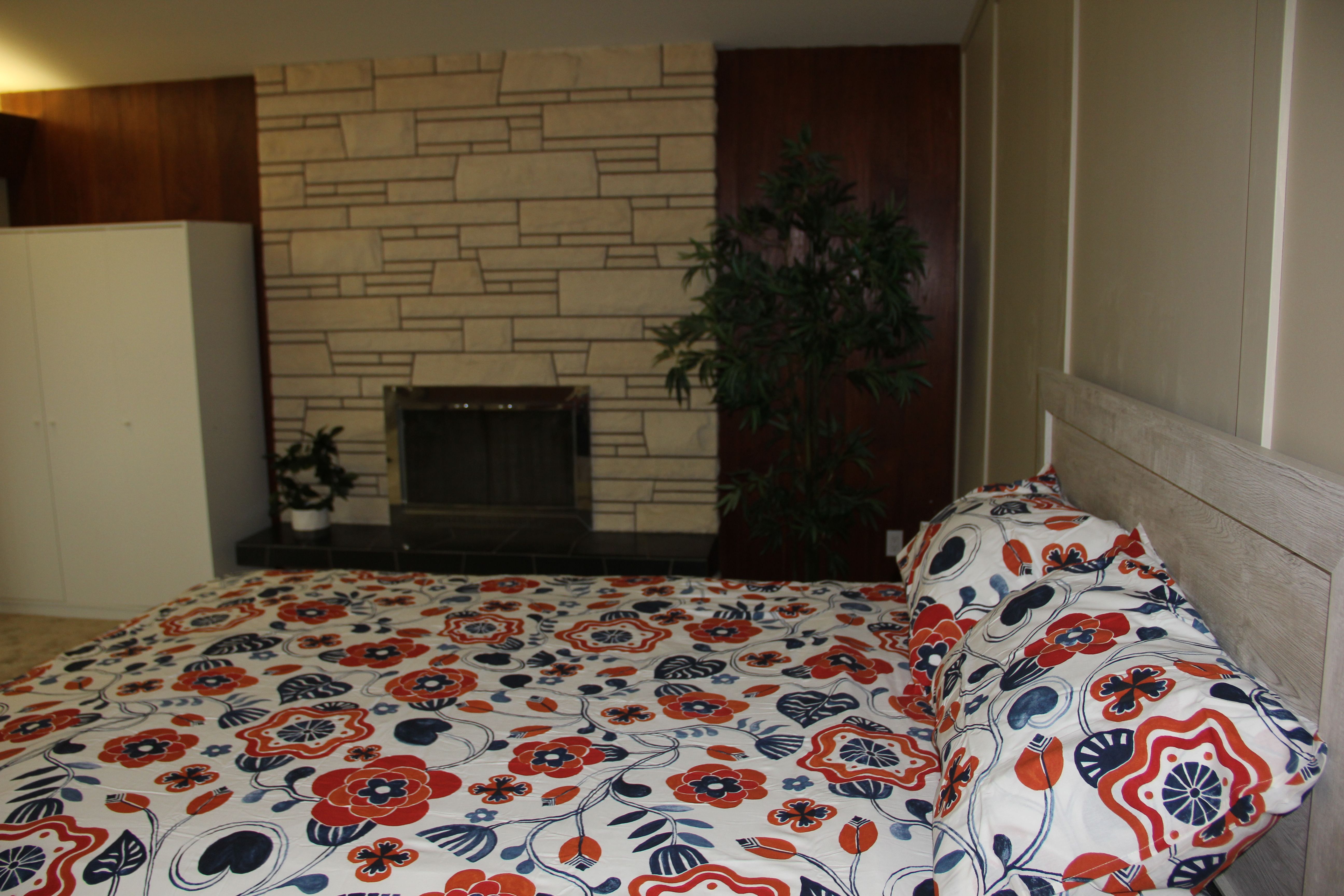 Large Furnished Room 4 for 2 People in Coquitlam near SkyTrain